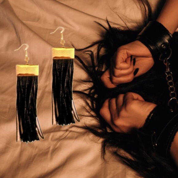 DISCREET CAPTIVE FUN HEAVY TASSEL EARRINGS - Picture 1 of 4